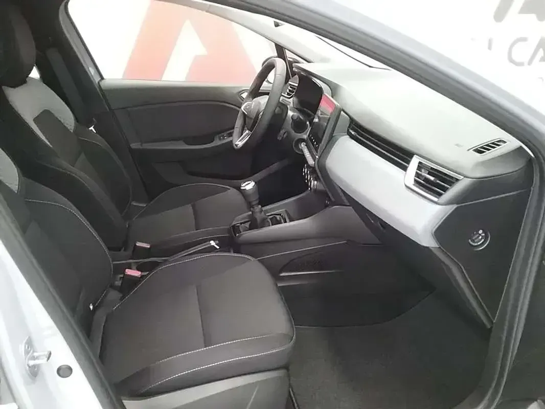 Nuevo Renault Clio Evolution 101 CV (74 kW) 2026 Gris Utilitario