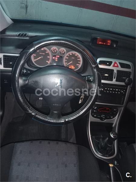 Azul Usado 2002 Peugeot 307 Familiar | 2350 € (Un poco caro) - Imagen 1/4