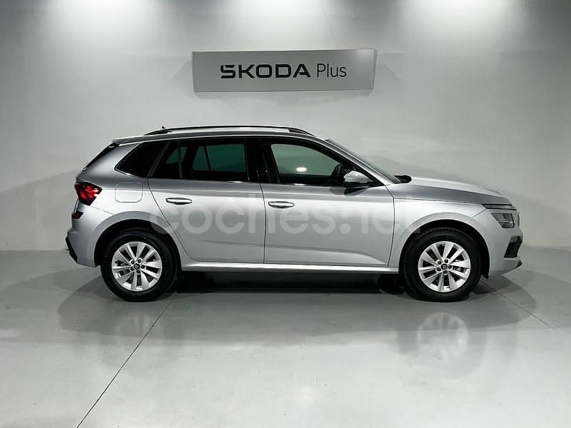 Usado Skoda Kamiq Selection 115 CV (84 kW) 2025 Gris / plata SUV