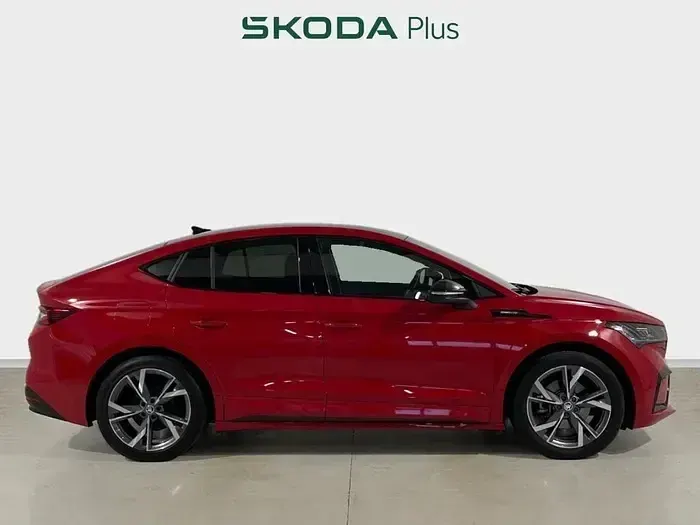 Usado Skoda Enyaq iV SportLine 150 kW (204 HP) 2023 Vermelho SUV