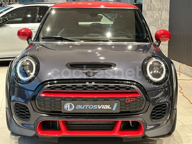 Usado Mini John Cooper Works 306 CV (225 kW) 2020 Gris / plata Utilitario