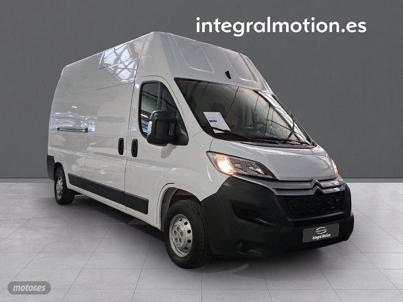 Usado Citroën Jumper 140 CV (102 kW) 2023 Blanco Monovolumen