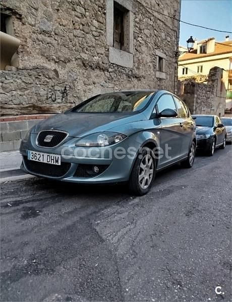 Usado Seat Toledo Stylance 105 CV (77 kW) 2005 Azul Utilitario