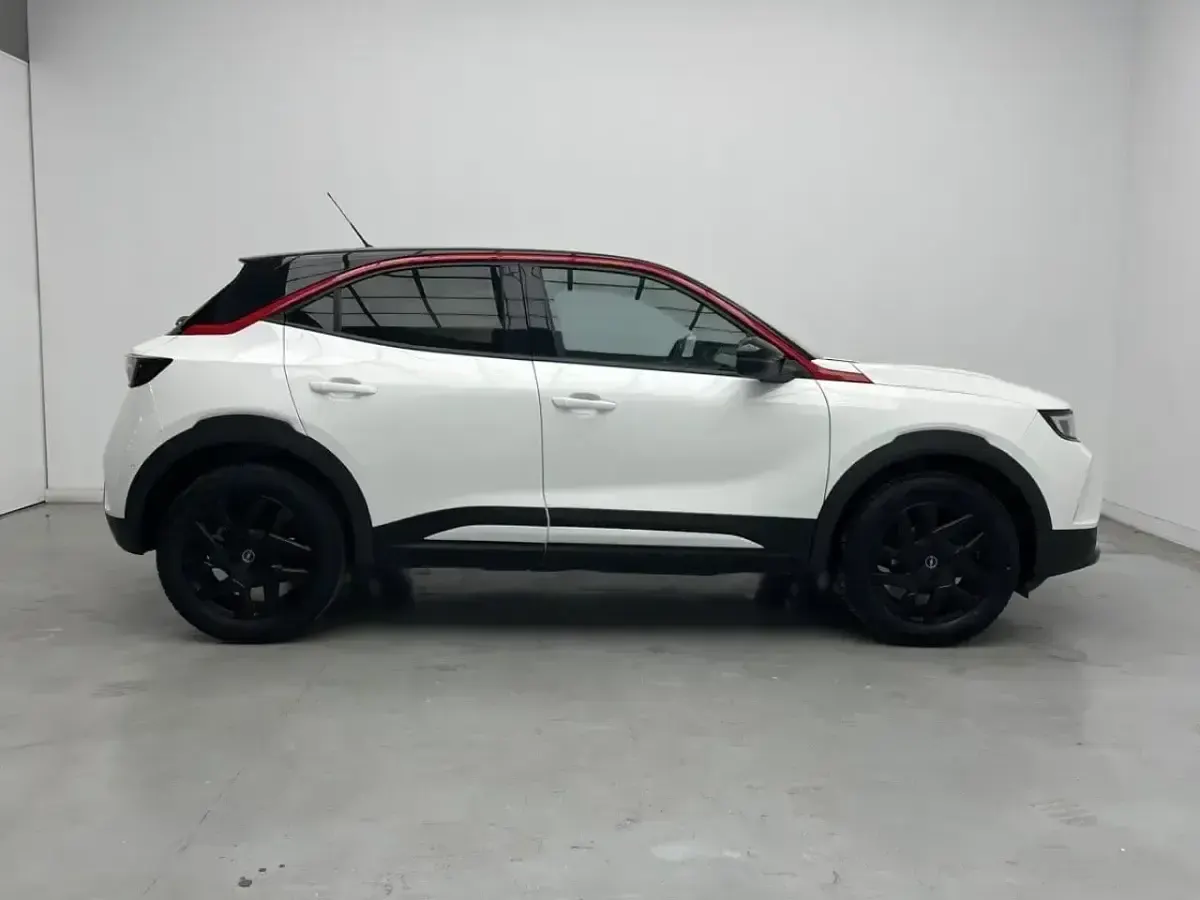 Usado Opel Mokka GS Line 130 CV (95 kW) 2022 Blanco SUV