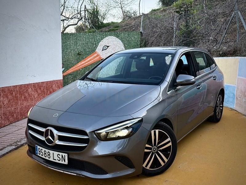 Usado Mercedes B180 116 CV (85 kW) 2022 Gris / plata Monovolumen