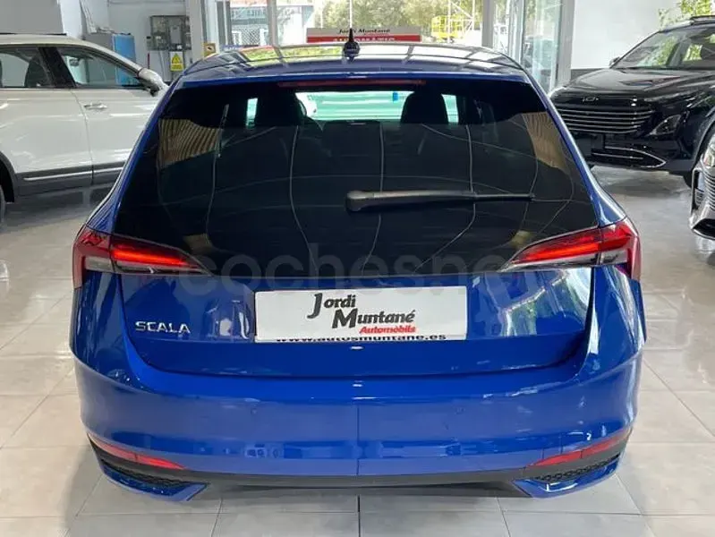 Usado Skoda Scala Selection 115 CV (84 kW) 2025 Azul Utilitario