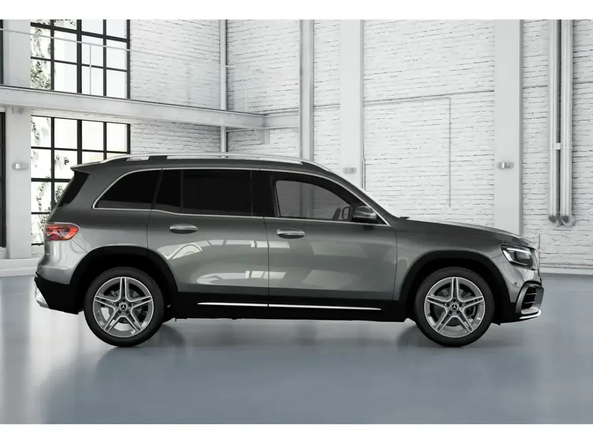 Uusi Mercedes GLB200 163 HP (119 kW) 2025 Harmaa Katumaasturi