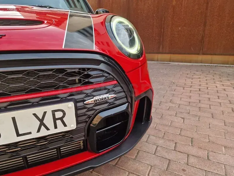 Usado Mini John Cooper Works 231 CV (169 kW) 2023 Rojo Utilitario