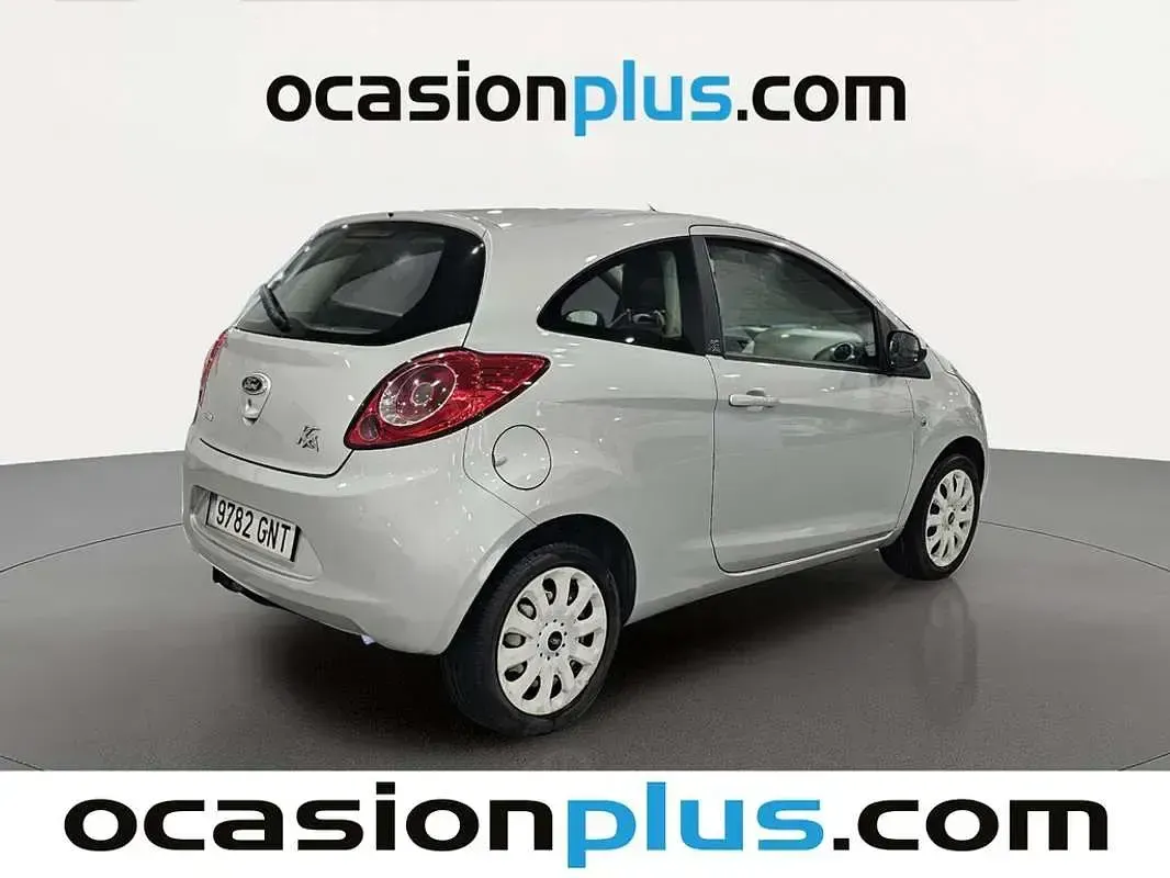 Usado Ford Ka Titanium 75 CV (55 kW) 2009 Gris Utilitario