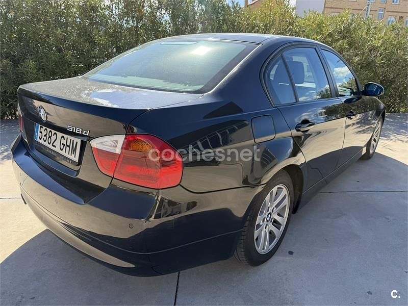 Usado BMW 318 122 CV (89 kW) 2008 Negro Berlina