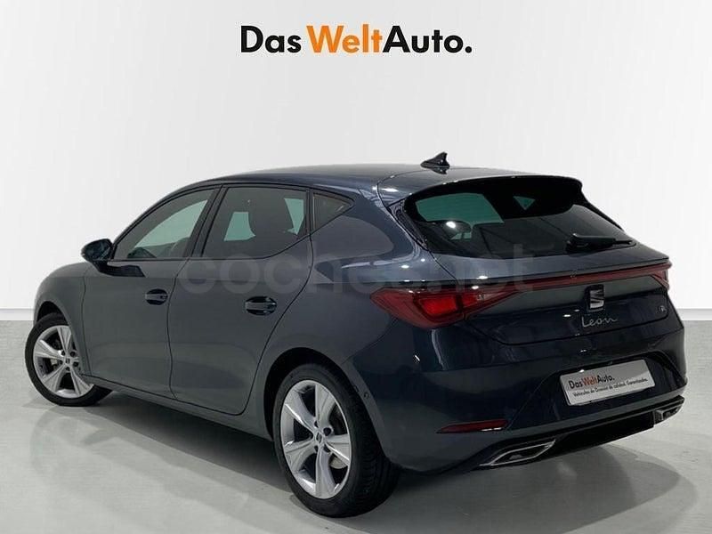 Usado Seat Leon FR 110 CV (80 kW) 2024 Gris Berlina