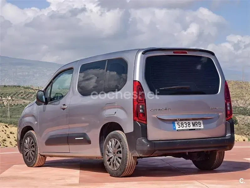 Usado Citroën Berlingo 100 CV (73 kW) 2024 Gris / plata Monovolumen