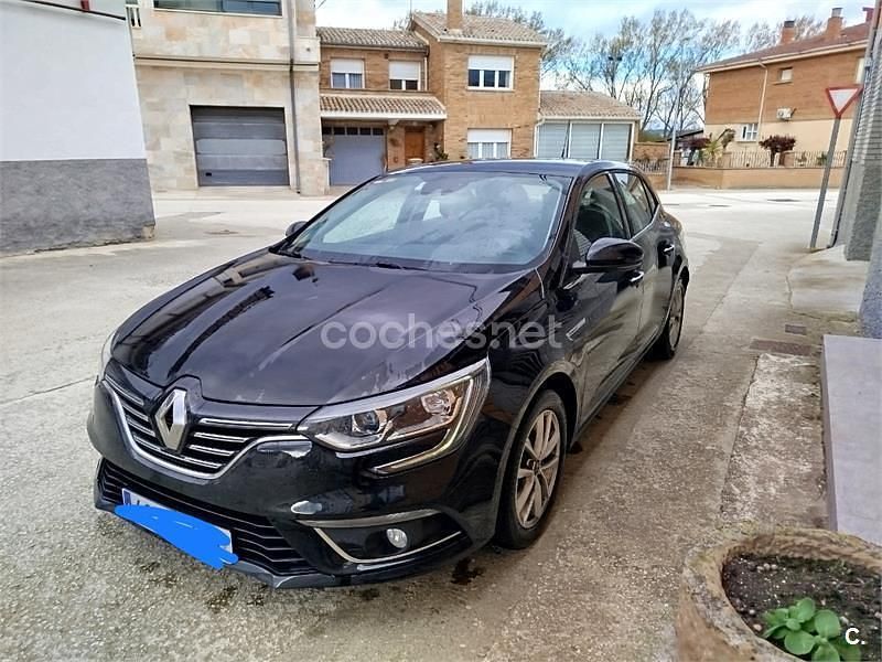 Usado Renault Mégane IV Intens 130 CV (95 kW) 2016 Negro Berlina