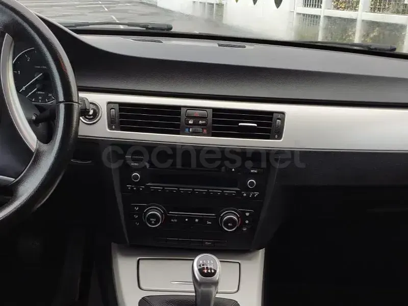 Usado BMW 320 184 CV (135 kW) 2011 Gris / plata Familiar