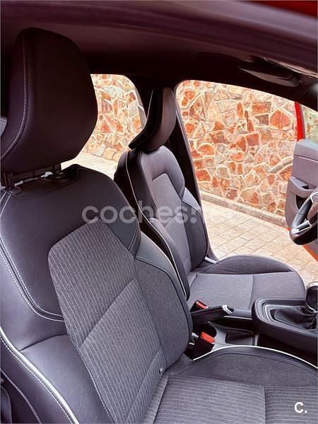 Usado Renault Clio V Zen 130 CV (95 kW) 2020 Naranja Berlina