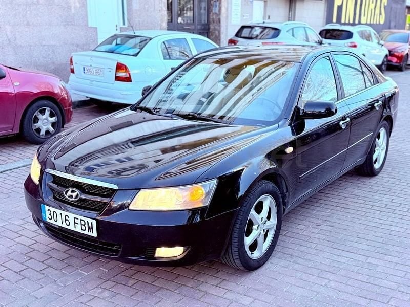 Usado Hyundai Sonata Style 140 CV (102 kW) 2007 Negro Berlina