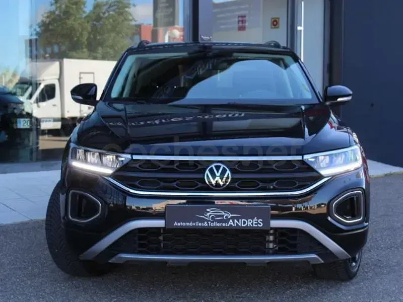 Usado VW T-Roc 116 CV (85 kW) 2023 Negro SUV
