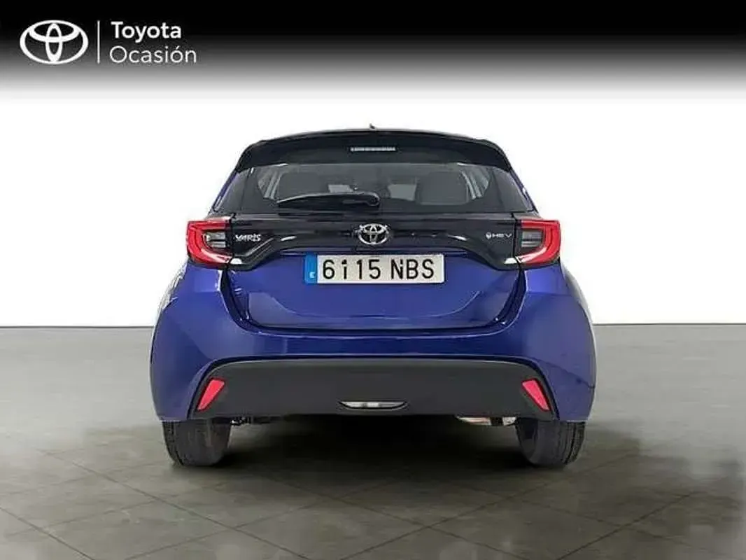 Usado Toyota Yaris Active 116 CV (85 kW) 2025 Azul Utilitario