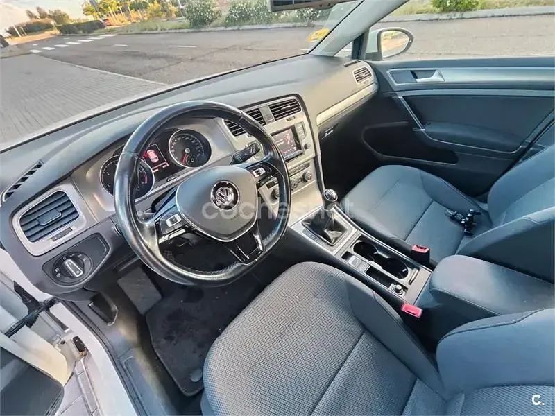 Usado VW Golf VII Advance 150 CV (110 kW) 2014 Blanco Familiar