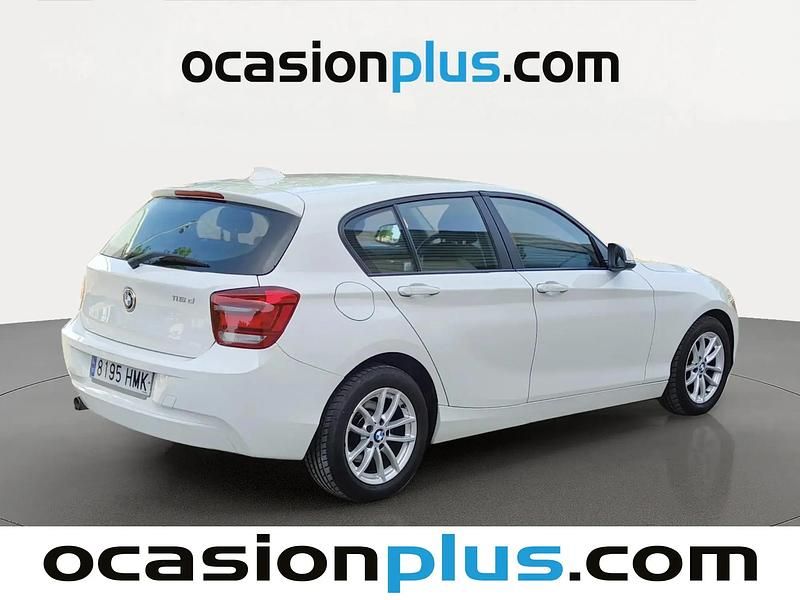 Begagnad BMW 118 143 HK (105 kW) 2012 Vit Halvkombi
