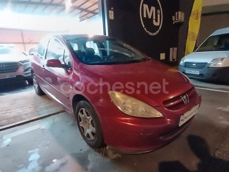 Rojo Usado 2002 Peugeot 307 Berlina | 2490 € (Precio justo) - Imagen 1/4