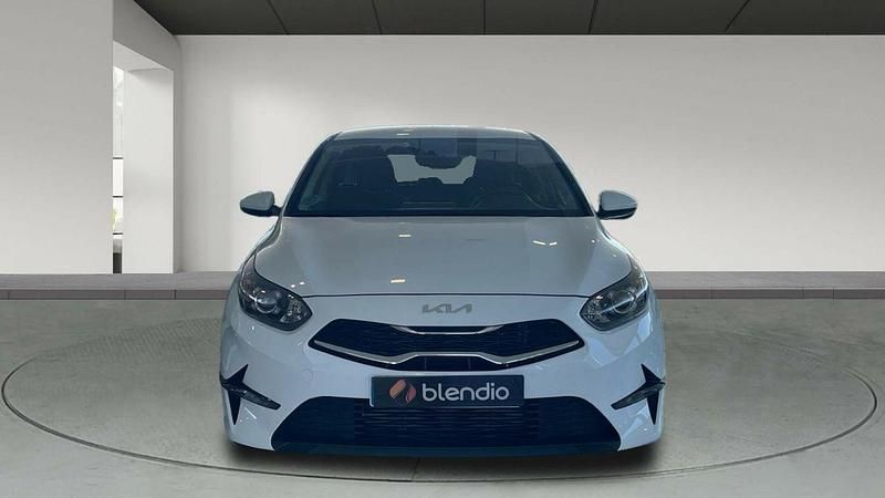 Usado Kia Ceed 120 CV (88 kW) 2023 Blanco Utilitario
