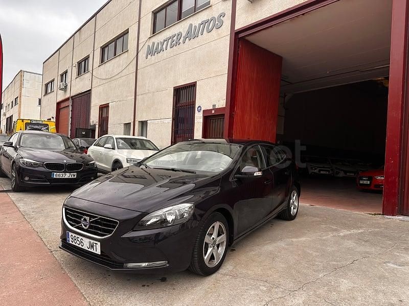 Usado Volvo V40 Kinetic 122 CV (89 kW) 2016 Azul Berlina