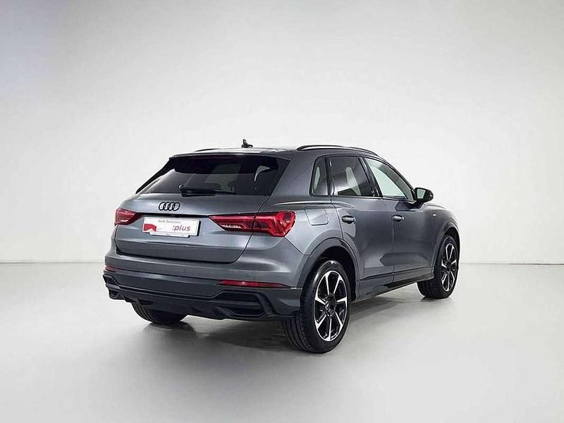 Usado Audi Q3 Ambiente 150 CV (110 kW) 2024 Gris / plata SUV