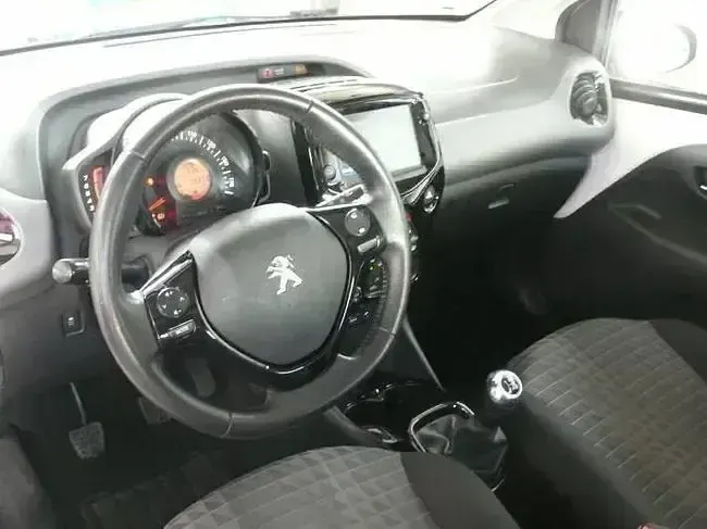 Usado Peugeot 108 Allure 72 CV (52 kW) 2020 Blanco Utilitario