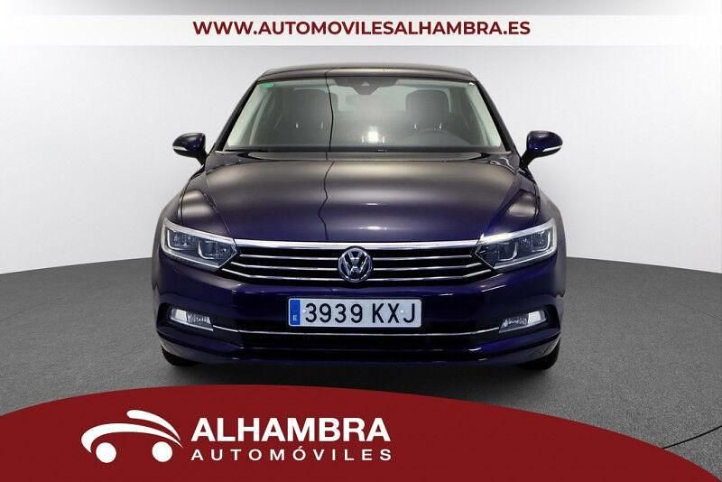 Usado VW Passat Advance 120 CV (88 kW) 2019 Azul Berlina