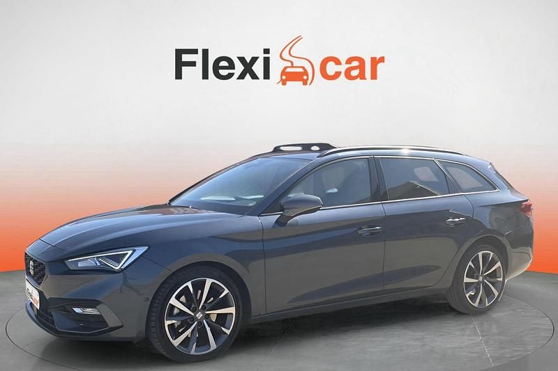 Usado Seat Leon FR 150 CV (110 kW) 2020 Blanco Familiar