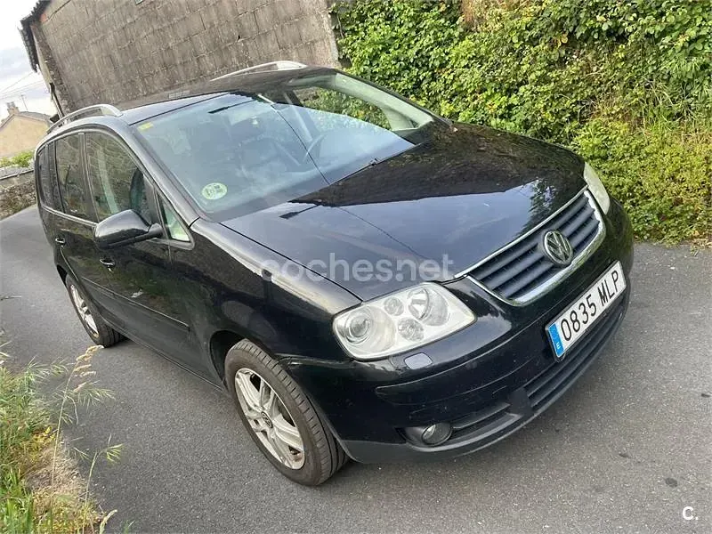 Usado VW Touran Advance 140 CV (102 kW) 2006 Negro Monovolumen