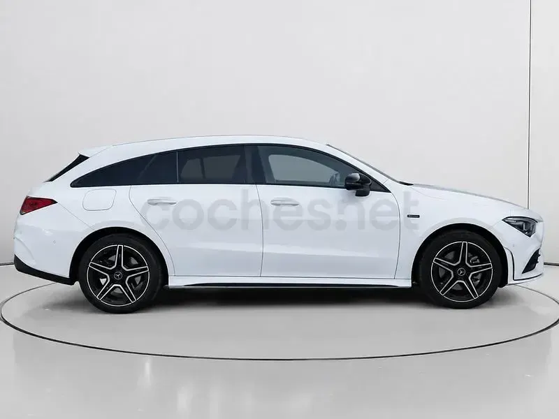 Usado Mercedes CLA250e Shooting Brake 218 CV (160 kW) 2020 Blanco Familiar