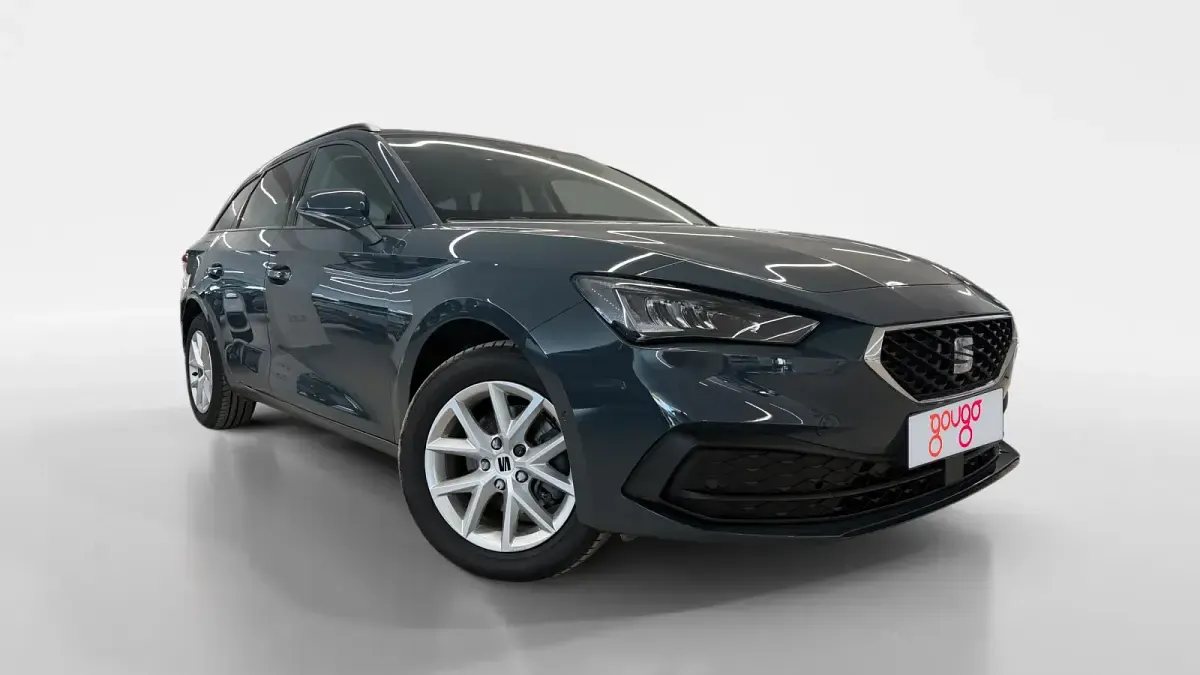 Usado Seat Leon Style 150 CV (110 kW) 2024 Azul Familiar