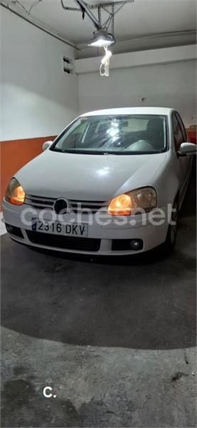Blanco Usado 2005 VW Golf IV Trendline Berlina | 3500 € (Precio justo) - Imagen 1/4