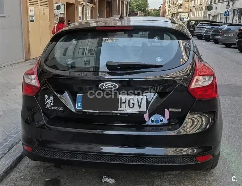 Usado Ford Focus Trend 95 CV (69 kW) 2011 Negro Berlina