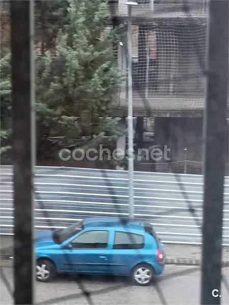 Azul Usado 2001 Renault Clio II Berlina | 1000 € (Buen precio) - Imagen 1/4