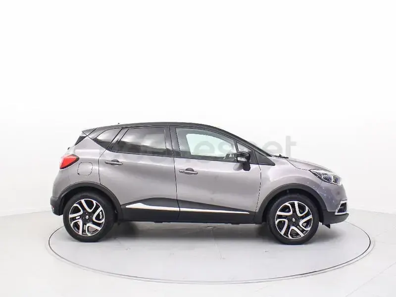 Usado Renault Captur Zen 90 CV (66 kW) 2015 Gris / plata SUV