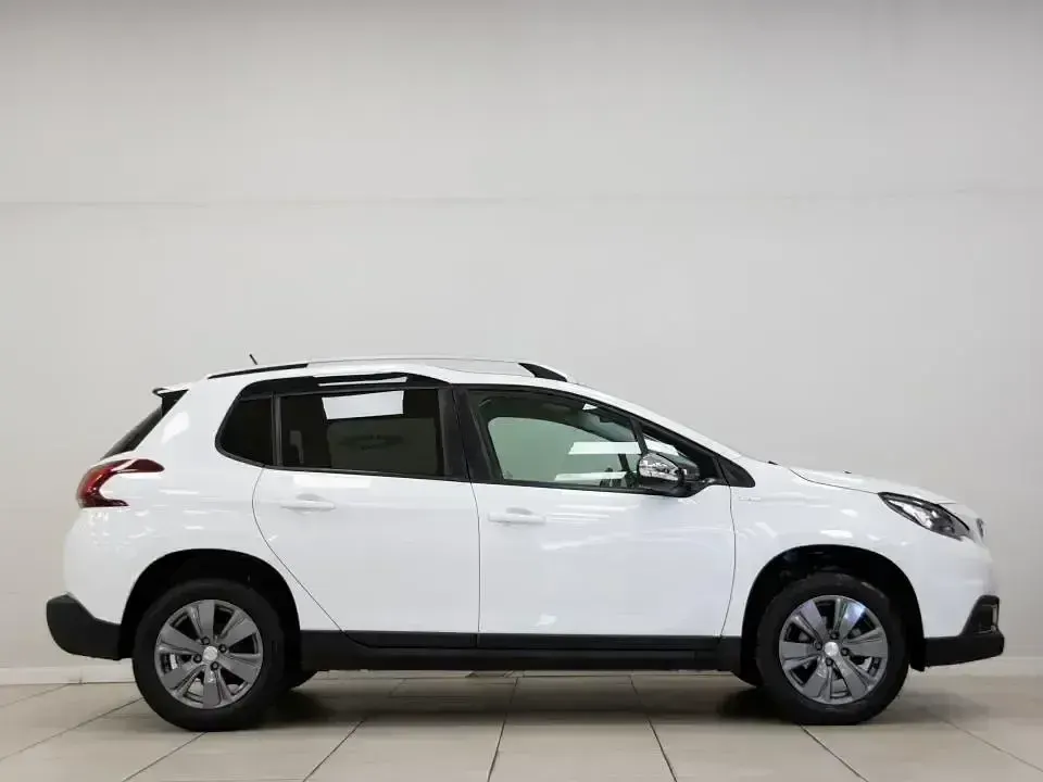 Usado Peugeot 2008 Style 100 CV (73 kW) 2016 Blanco SUV