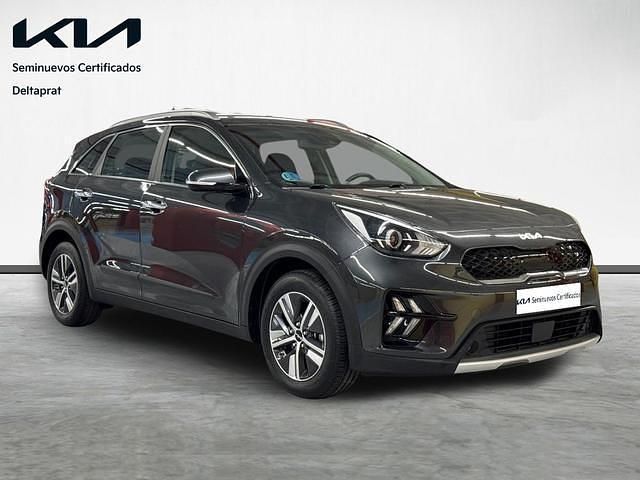 Usado Kia Niro 141 CV (103 kW) 2022 Gris / plata SUV