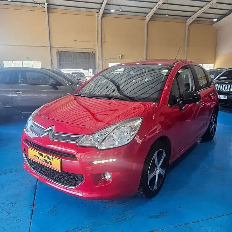 Usado Citroën C3 Live 82 CV (60 kW) 2016 Rojo Utilitario