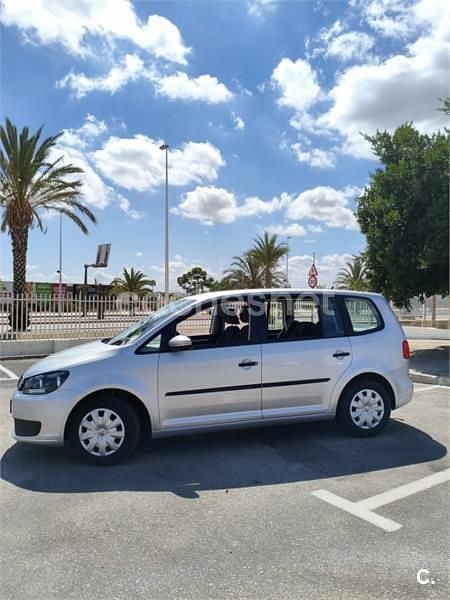 Usado VW Touran Edition 105 CV (77 kW) 2012 Gris / plata Monovolumen
