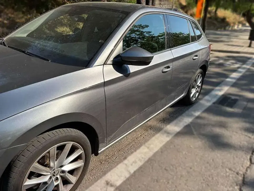 Usado Skoda Scala Style 116 CV (85 kW) 2023 Gris Utilitario