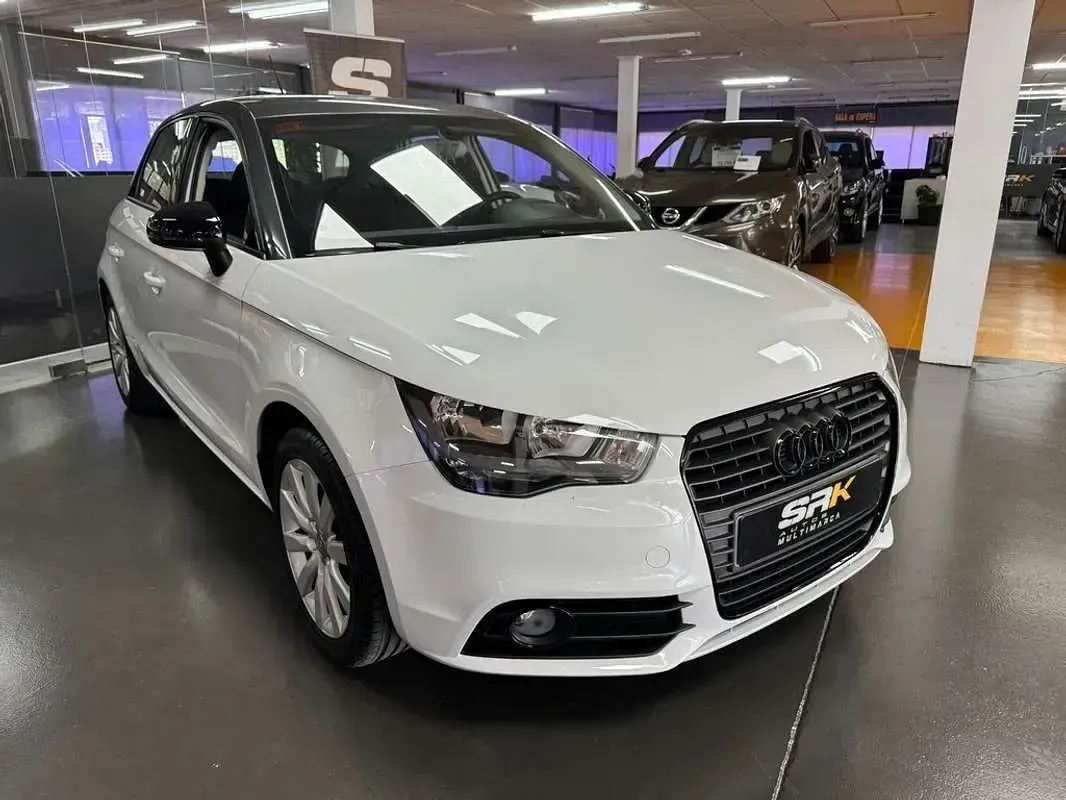 Usado Audi A1 Sportback Attraction 86 CV (63 kW) 2013 Blanco Utilitario