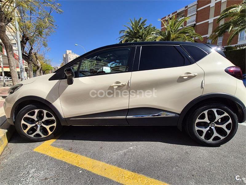 Usado Renault Captur Zen 90 CV (66 kW) 2019 Beige SUV