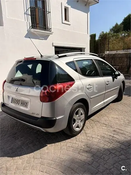 Usado Peugeot 207 Active 95 CV (69 kW) 2012 Gris / plata Familiar