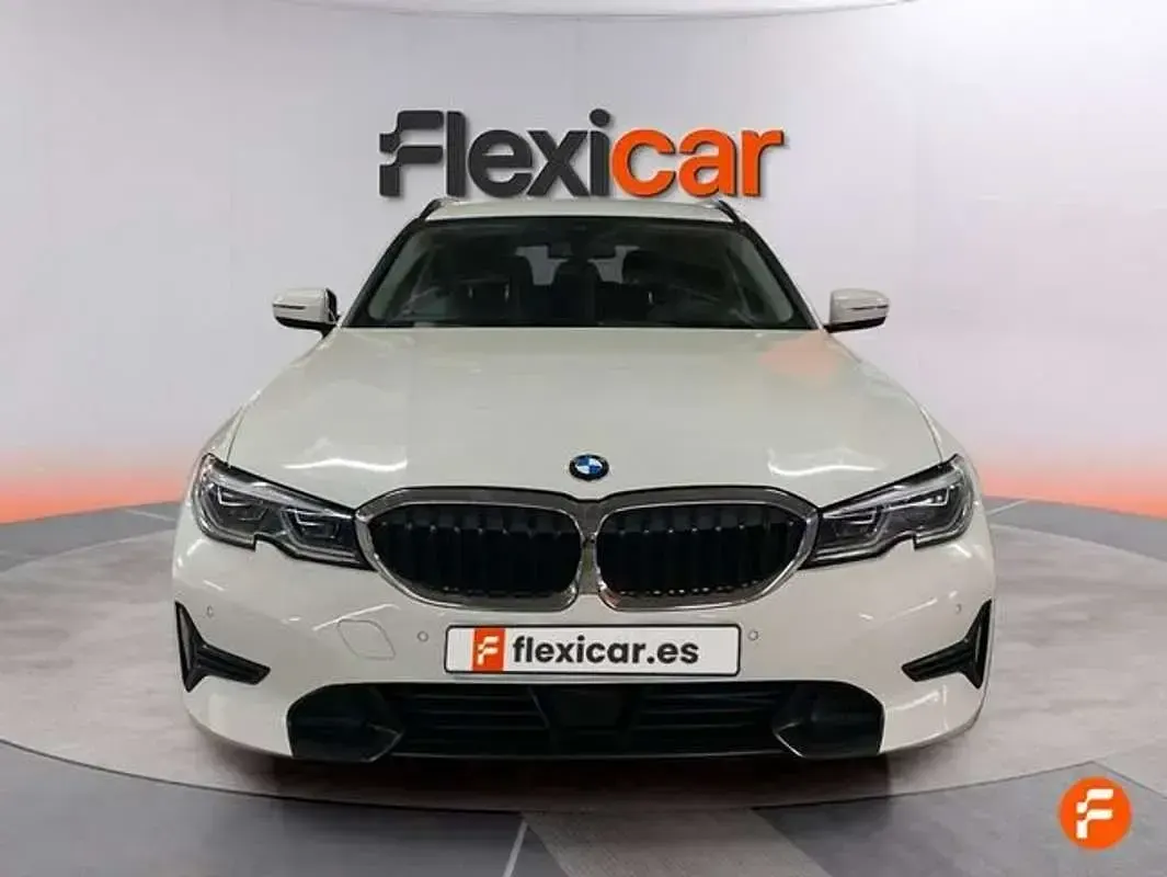 Usado BMW 318 150 CV (110 kW) 2022 Blanco Familiar