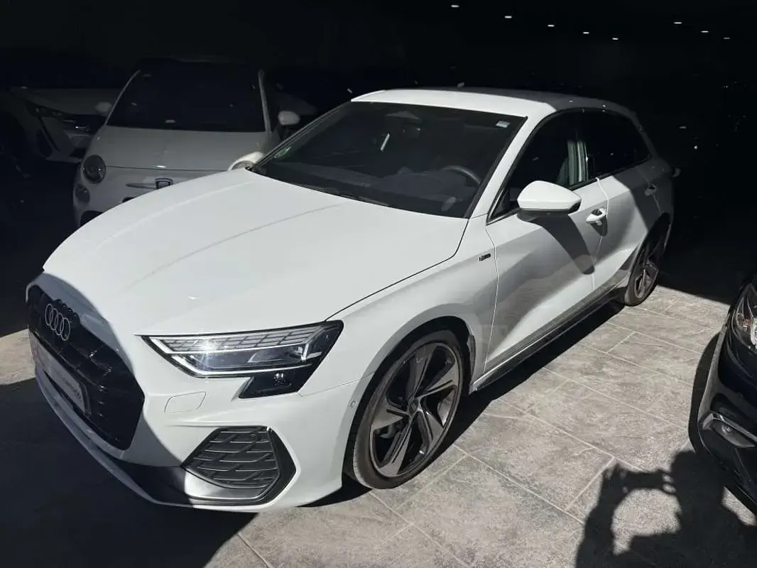 Usado Audi A3 Sportback S-Line 150 CV (110 kW) 2025 Blanco Utilitario