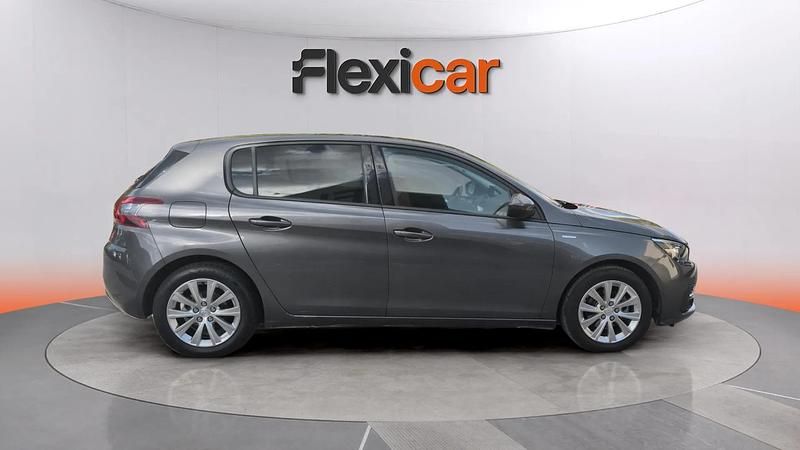 Usado Peugeot 308 Style 131 CV (96 kW) 2020 Gris Berlina