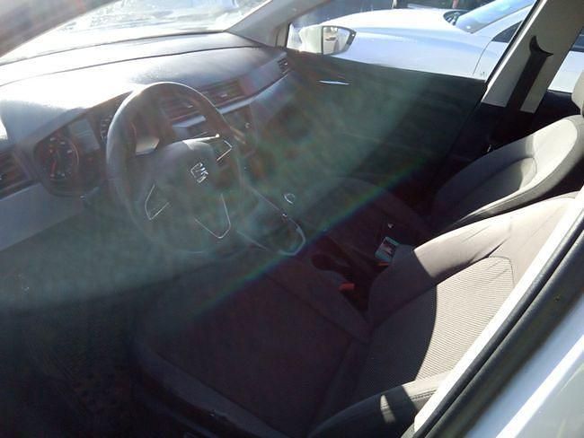 Usado Seat Arona Style 110 CV (80 kW) 2021 Blanco SUV